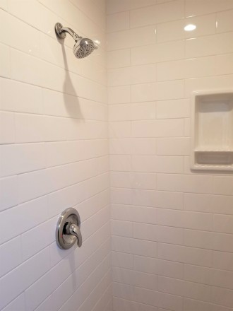 Right Bath Stall Shower